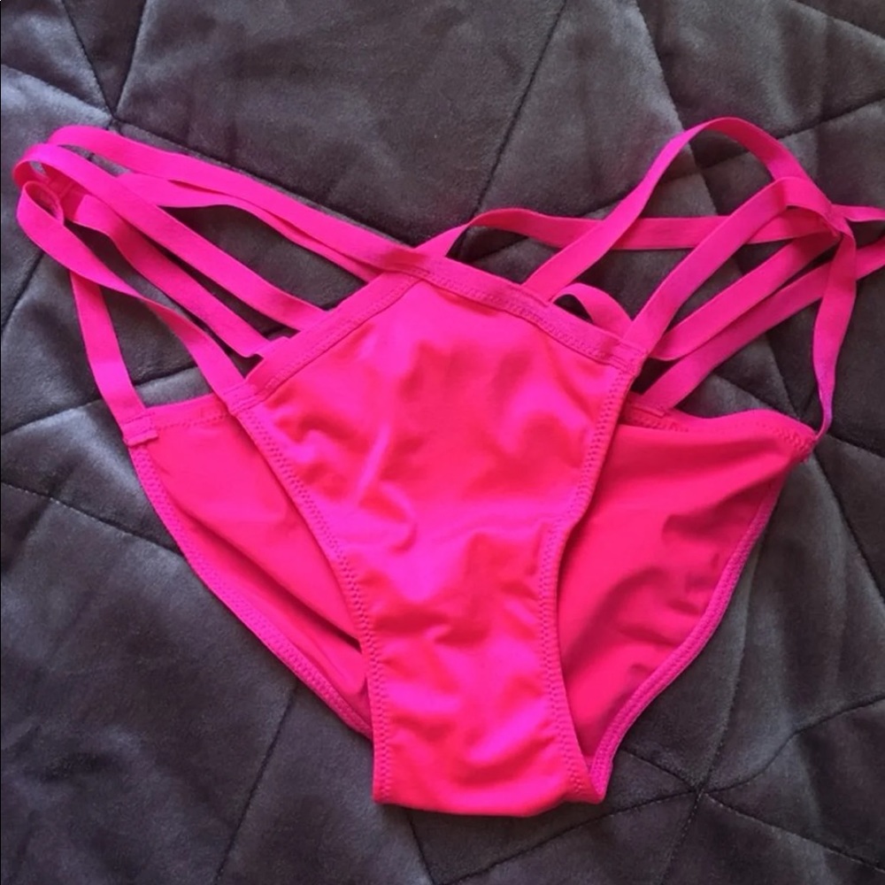 ISO: strappy Victoria’s Secret bikini bottoms!